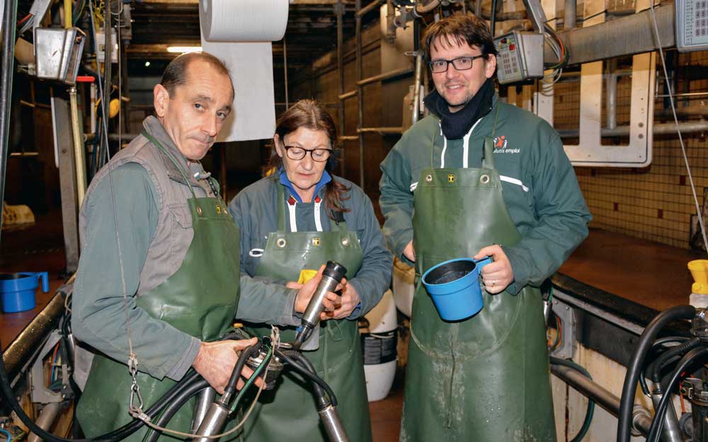 formateurs-agent-traite - Illustration Emploi : le secteur laitier veut former des agents de traite