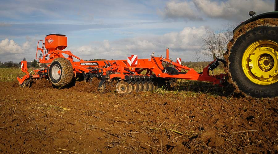KUHN-PERFORMER-3000 - Illustration Le cultivateur Kuhn Perfomer 3000 présenté au Sima 2017