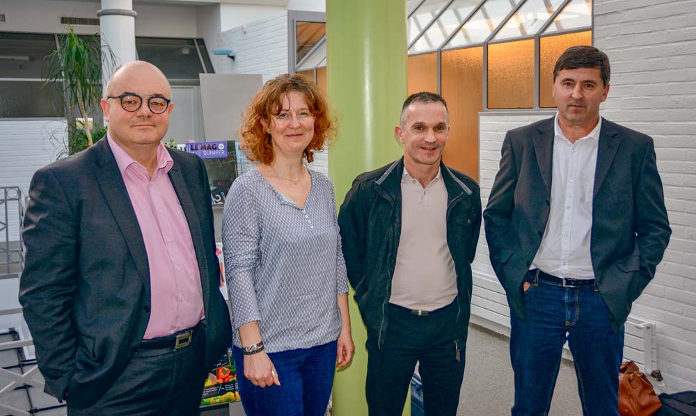 De gauche à droite : Ludovic Jolivet, maire de Quimper, Sophie Jézéquel, agricultrice et 1re vice-présidente de la Chambre d’agriculture du Finistère, Jean-Marc Quiniou, en charge de l’agriculture et des travaux ruraux à la mairie de Quimper, et Pascal Prigent, président d’Agri Deiz. - Illustration Agri Deiz : La ferme Finistère vous donne rendez-vous