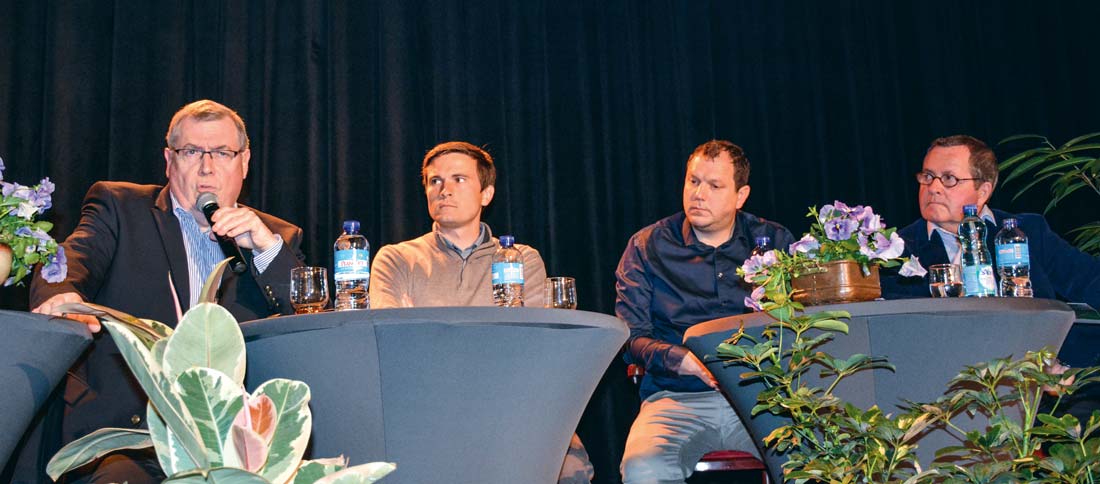 Jakez Bernard, ex-président de Produit en Bretagne ; Pierre-Henry Hamon, gérant d’une ETA ; Sébastien Balusson, codirigeant d’Olmix ; Jacques Le Verger, responsable de la société Osmobio. - Illustration L’innovation se cultive en Bretagne