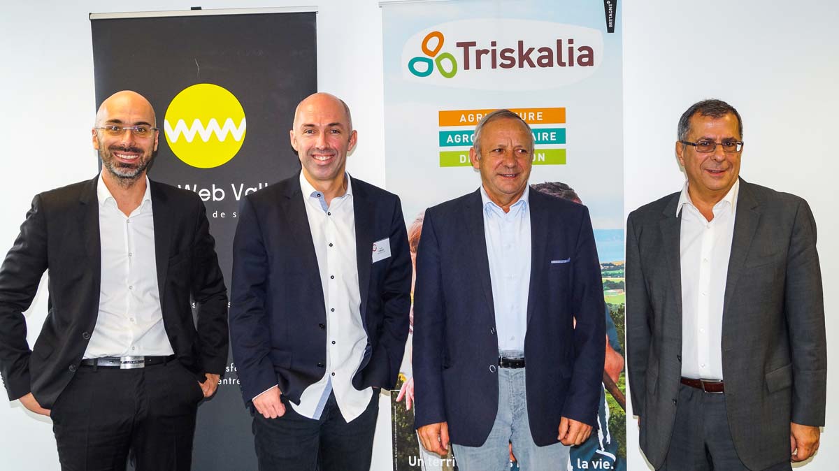 De gauche à droite, Sébastien Le Corfec et Charles Cabillic, co-fondateurs de West Web Valley, Georges Galardon, président de Triskalia et Dominique Ciccone, directeur général de Triskalia. - Illustration Triskalia investit avec West Web Valley pour digitaliser l&rsquo;agriculture bretonne