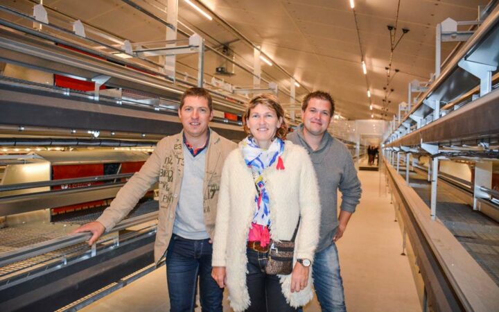 Simon, Frédérique et Pierre Le Badezet, éleveurs à Plumeliau (56).