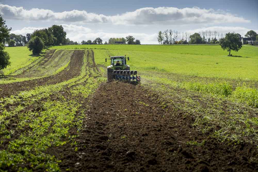 agrobio35-destruction-couvert04 - Illustration Les aides bio maintenues en 2018 en Bretagne : un choix ambitieux