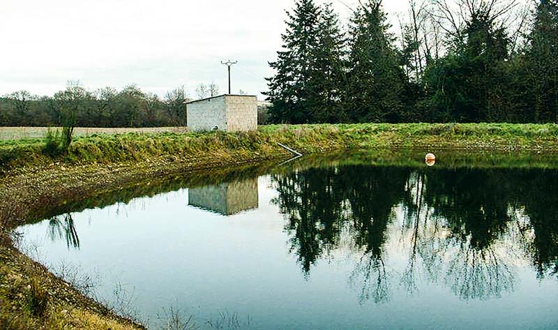 Les dernières réserves d’eau autorisées en Bretagne ont été sur des coteaux, impactant les surfaces de percolation. Depuis deux ans, certains producteurs sont obligés de demander des dérogations de remplissage complémentaire. - Illustration Eau : la FNSEA, l&rsquo;APCA et Coop de France réclament des actions sur le stockage