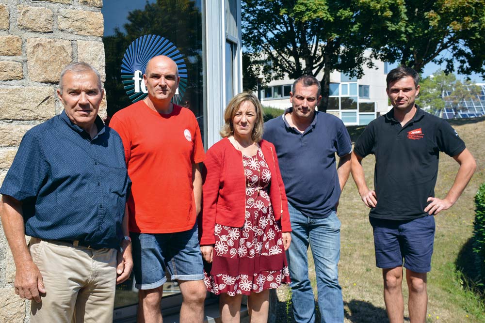 De gauche à droite : Jean-Paul Le Perray, Frank Guéhennec, Marie-André Luherne, Franck Pellerin et Kevin Thomazo. - Illustration Une rentrée syndicale trop riche