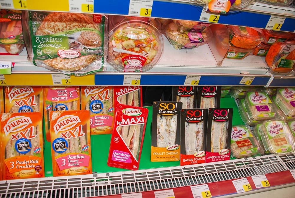 Sandwichs, burgers et plats préparés séduisent les nouvelles générations. - Illustration Chute de la consommation de viande