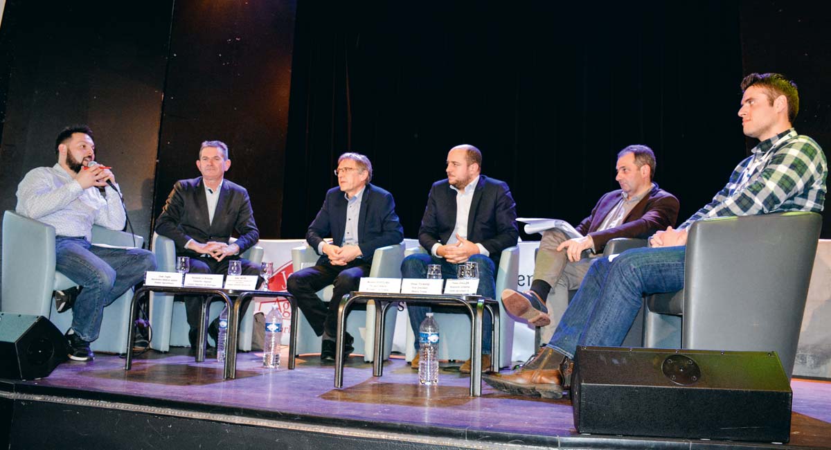 José Jaglin, secrétaire général adjoint des JA ; Raymond Le Brazidec, Conseil régional de Bretagne ; Didier Meyer, Chambre d’agriculture des Pays de La Loire ; Maxime Costilhes, Brasseurs de France ; Olivier Tourand, vice-président réseau Trame ; Thomas Chaullier, responsable installation JA 13. - Illustration Accompagner après l’installation
