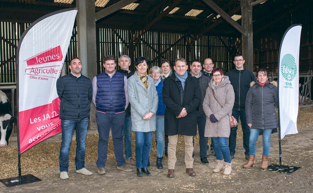 Parmi les candidats de la liste FDSEA – JA qui a remporté les élections, Didier Lucas, Edwige Kerboriou, Paul Auffray, Sébastien Rouault, Fabienne Garel, Guy Corbel, Christine Touzé, Ludovic Le Mée, Thierry Jouël, Nathalie Bourdonnec, Ronan Le Denmat, Cécile Nicolas et Thomas Couëpel siégeront à la Chambre d’agriculture des Côtes d’Armor. - Illustration Retour sur les résultats des élections Chambres d’agriculture