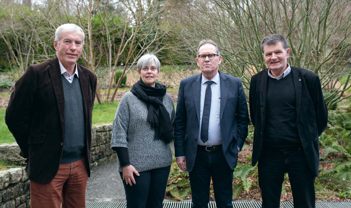 Les élus à la Chambre d’agriculture, Alain Tiengou, Danielle Even et Jean-Jacques Ren,é autour du député européen Alain Cadec, se sont félicités de voir les efforts des agriculteurs enfin récompensés par la sortie de contentieux du bassin versant de l’Ic. - Illustration L’Ic sorti de contentieux