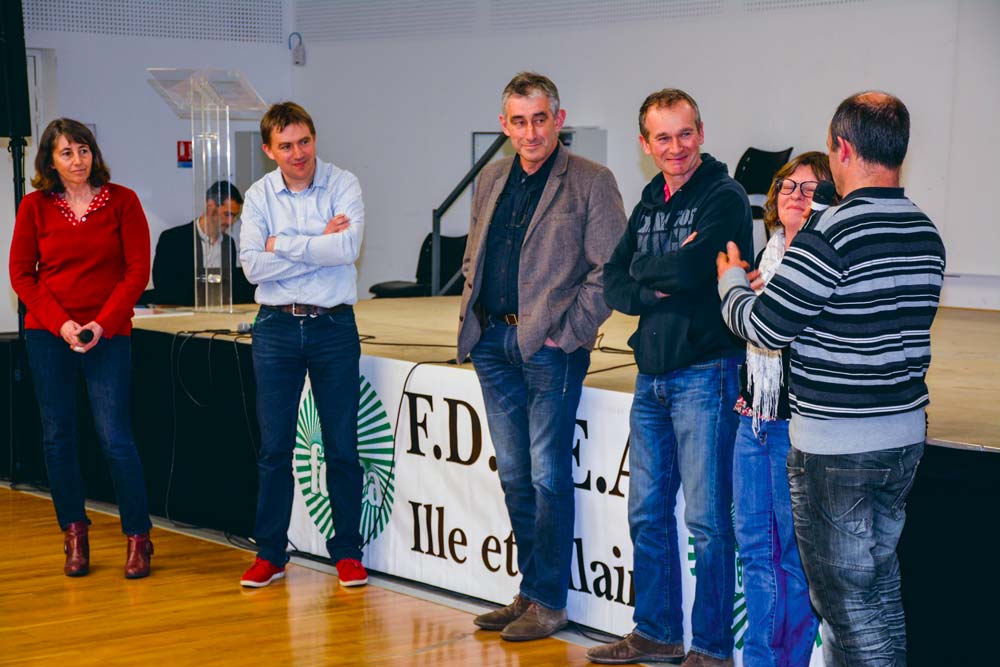 Les agriculteurs interviewés dans le film « La terre et le temps » de la réalisatrice Mathilde Mignon, qui évoque le grignotage des terres, agricoles par l'expansion de la ville de Rennes, ont témoigné à l'assemblée générale de la FDSEA. - Illustration Foncier : La ville dans la campagne