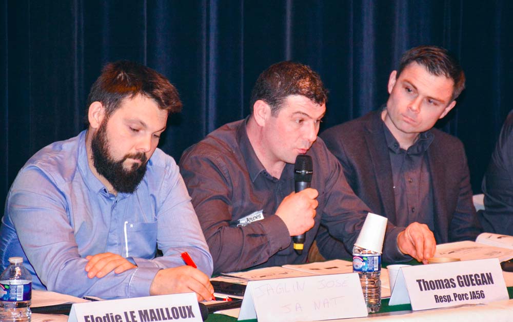 De gauche à droite : José Jaglin, JA national, Thomas Guégan et Kevin Thomazo, JA 56, lors de l'assemblée générale du syndicat la semaine dernière à Grand-Champ. - Illustration Les motivations pour s&rsquo;engager évoluent