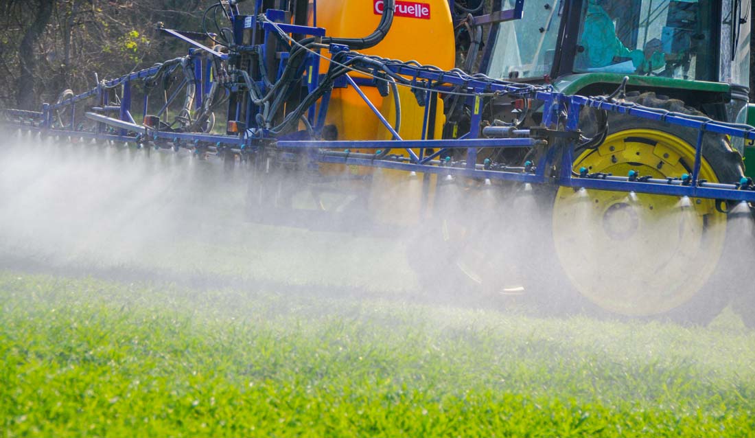 pulve-caruelle - Illustration Le chlorpyrifos ne «remplit pas les critères» pour être réautorisé dans l&rsquo;UE