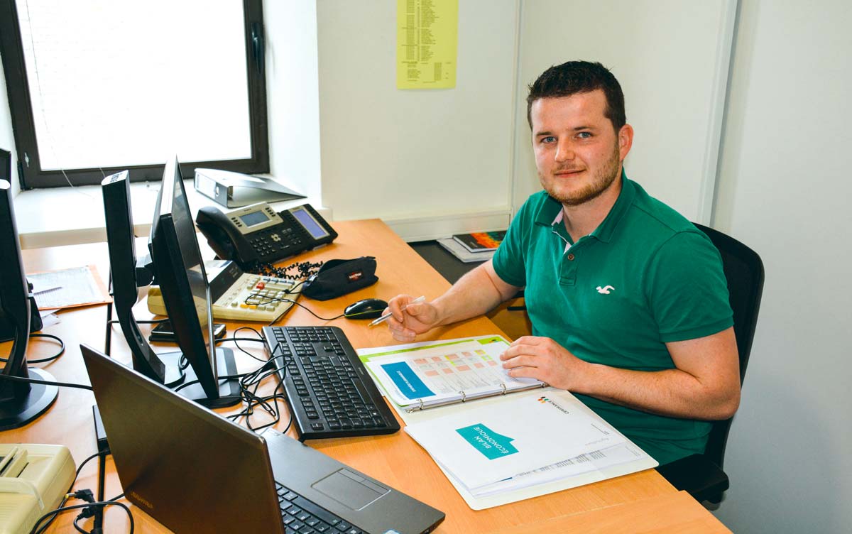 Florian Clolus est comptable à l’antenne de Plouaret (22) au Cerfrance Côtes d’Armor depuis l’obtention de sa licence professionnelle en 2014. - Illustration L’apprenti devient tuteur