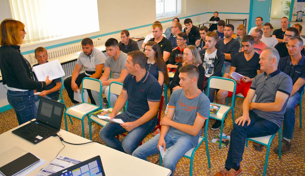  - Illustration Apprentis et maîtres de stage s&rsquo;informent à Kérel