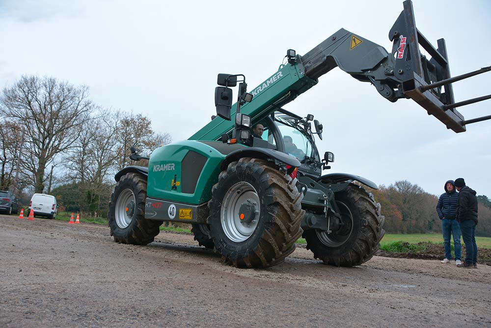 7356.hr - Illustration Le Kramer KT 407 sous tous les angles