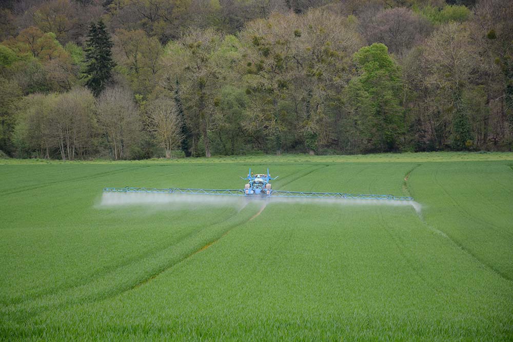 8577.hr - Illustration Les règles pour l&rsquo;épandage des produits phytosanitaires