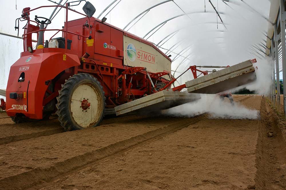 b9089.hr - Illustration La machine à vapeur mâche le travail