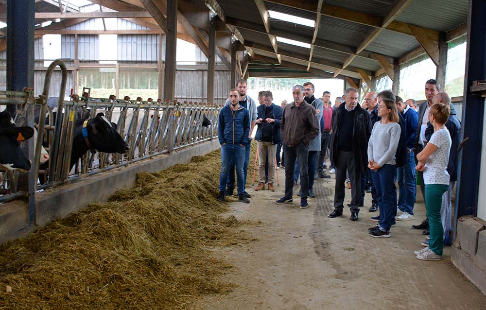 a9843.hr - Illustration Retour réussi des Rencontres à la ferme