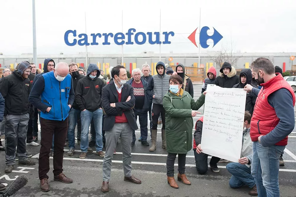 10983.hr - Illustration La GMS toujours dans le viseur des agriculteurs