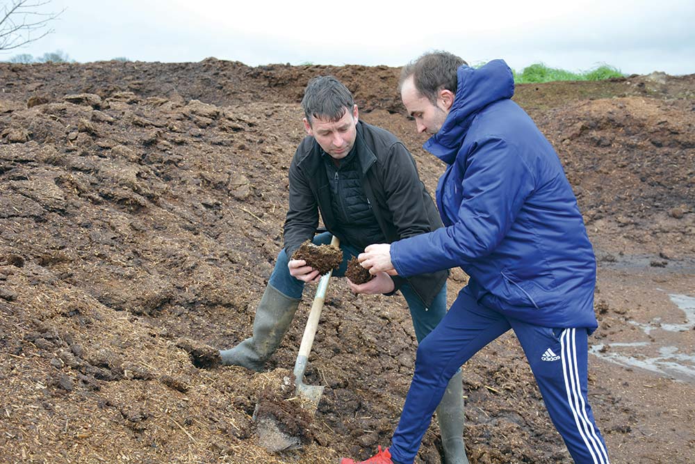 12246.hr - Illustration Le compost possède les valeurs d’un engrais complet