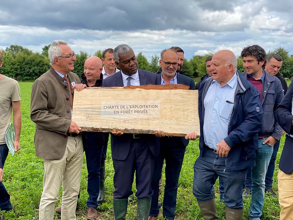 12660.hr - Illustration Une charte pour mieux gérer la forêt privée