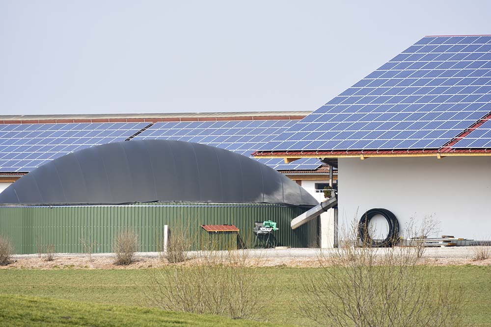 14598.hr - Illustration Eureden vous accompagne dans vos projets d’énergie à la ferme