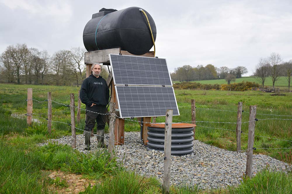 15925.hr|15926.hr - Illustration Un abreuvement en autonomie grâce au solaire