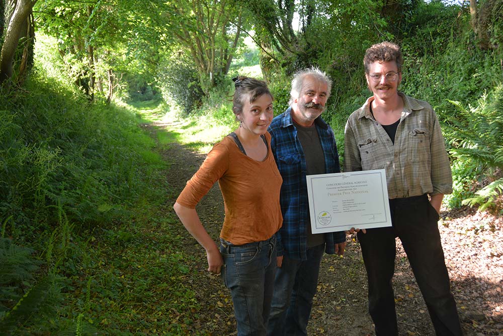 16136.hr - Illustration Garder et transmettre le bocage