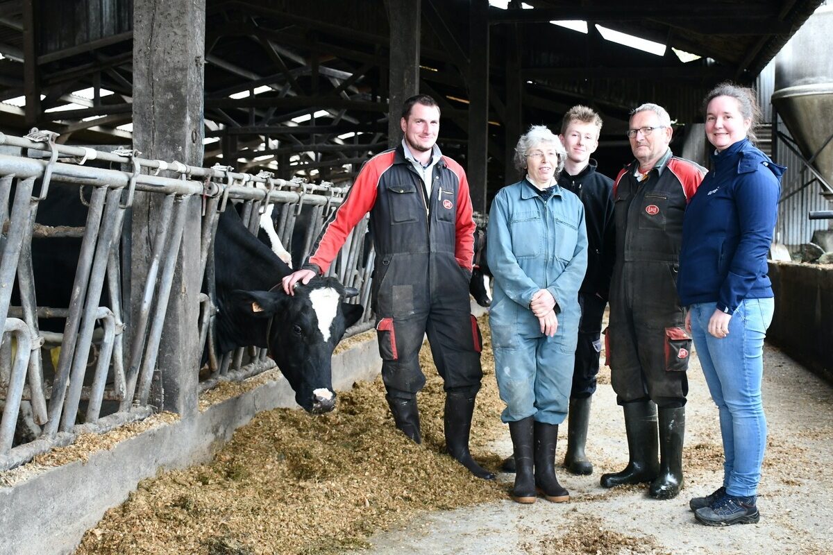 20144.hr - Illustration Près de Fougères, un goût marqué pour le lait