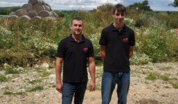 Deux agriculteurs