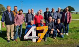 Photo de classe après 47 ans
