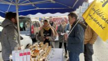 La Confédération paysanne sur le marché de Morlaix