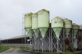Six silos tours