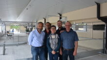Eleveurs et technicien