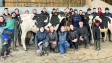Les jeunes posent lors de la formation