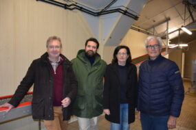 De g. à dr. : Marc-Henry et Jean-Marc Philippe, dirigeants de CDPO ; Évelyne et Didier Carfantan, éleveurs.