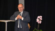 Laurent Duplomb, sénateur LR de Haute-Loire à une tribune