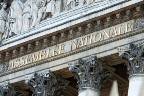 La façade de l'assemblée nationale