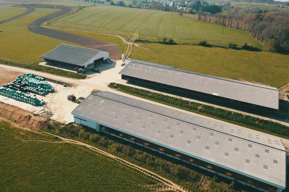 Une exploitation laitière vue du ciel - Illustration Pays de Morlaix : Zoom sur les chiffres