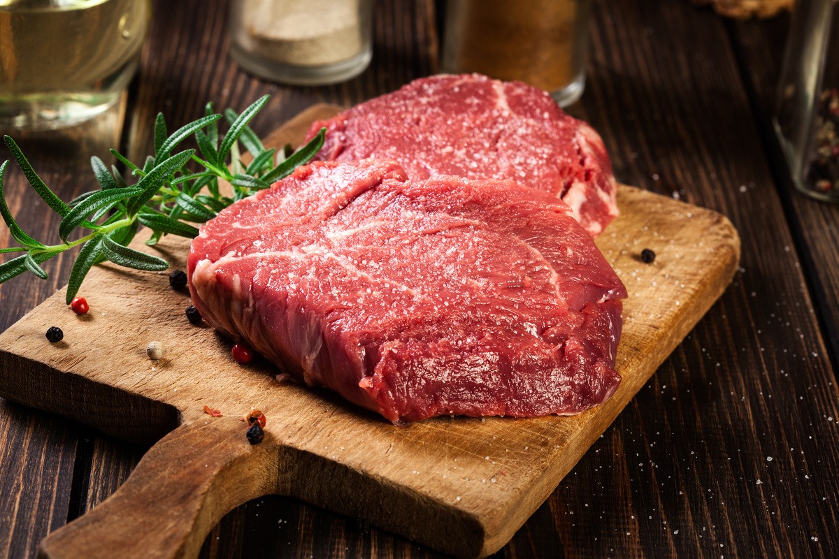 viande bovine persillée sur un plateau en bois - Illustration Des leviers pour améliorer le persillé