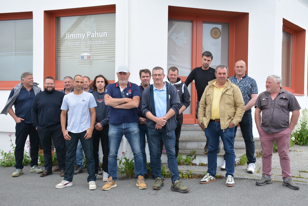 groupe de personnes - Illustration Un coup de pression