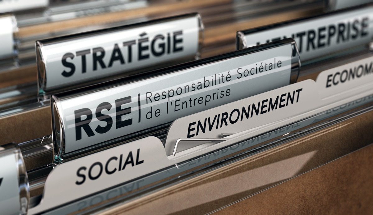 Des étiquettes dans un classeur de rangement de dossier - Illustration Répondre aux défis écologiques, sociétaux et économiques