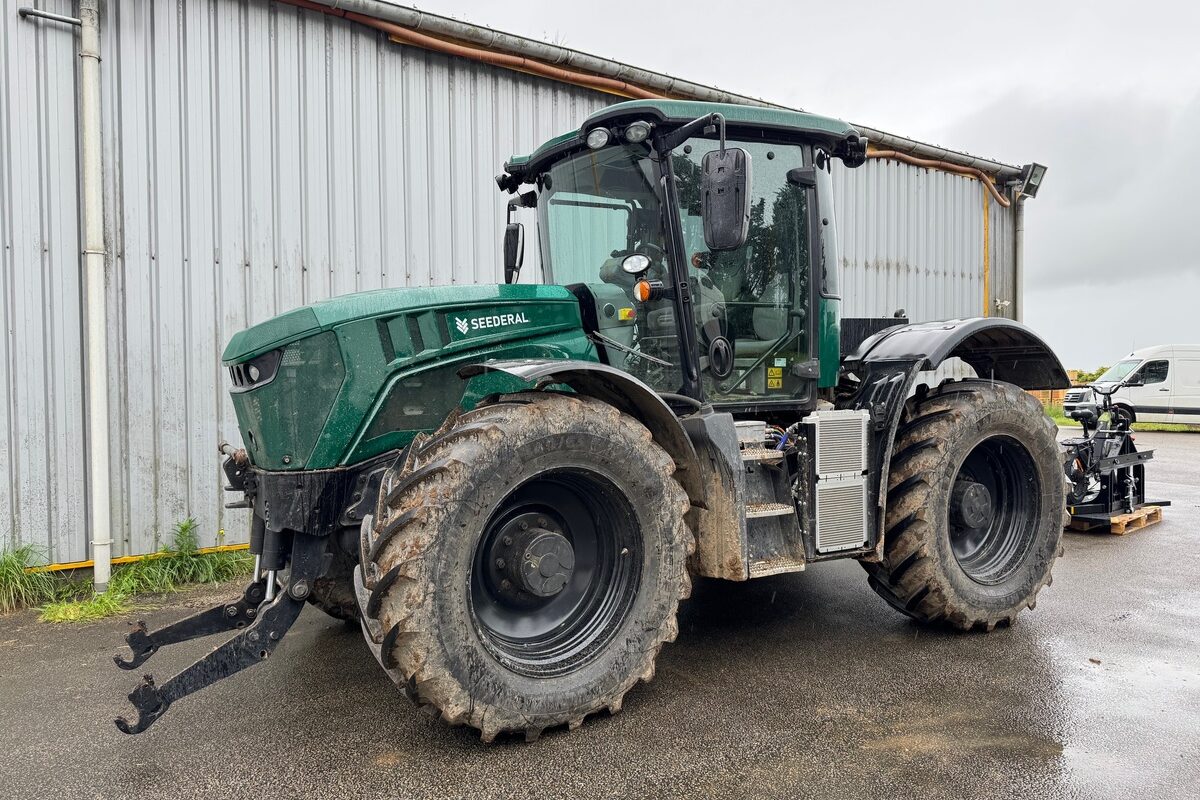 La tracteur électrique breton de Seederal. - Illustration Une pluie d’innovations  attire au salon de Kerisnel