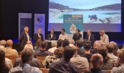 Une assemblée lors d'une réunion