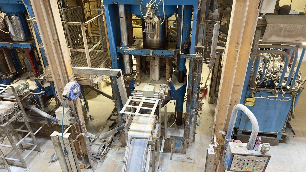 presse hydraulique Timac Agro - Illustration Une usine qui innove  depuis 40 ans