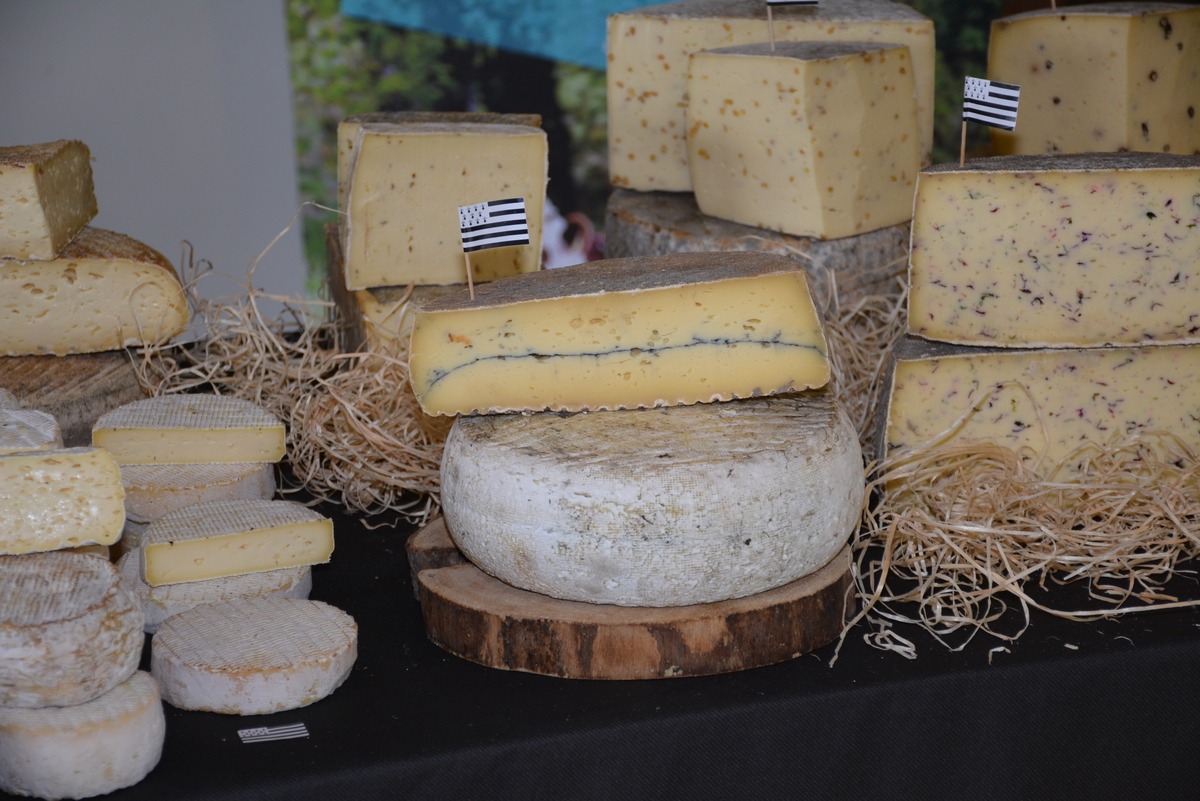 Un étal de fromages - Illustration Un contexte international à risque pour les viandes