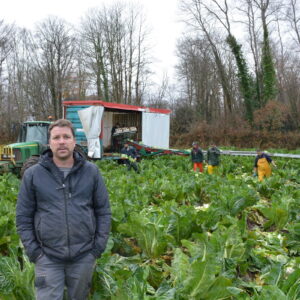       Thomas Quilliv&eacute;r&eacute;, un des trois associ&eacute;s de EARL Quilliv&eacute;r&eacute;, &agrave; Plou&eacute;nan (29).