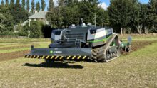robot Agxeed au champ