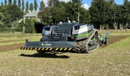 robot Agxeed au champ