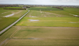 vue aérienne de parcelles agricoles très chargées en eau